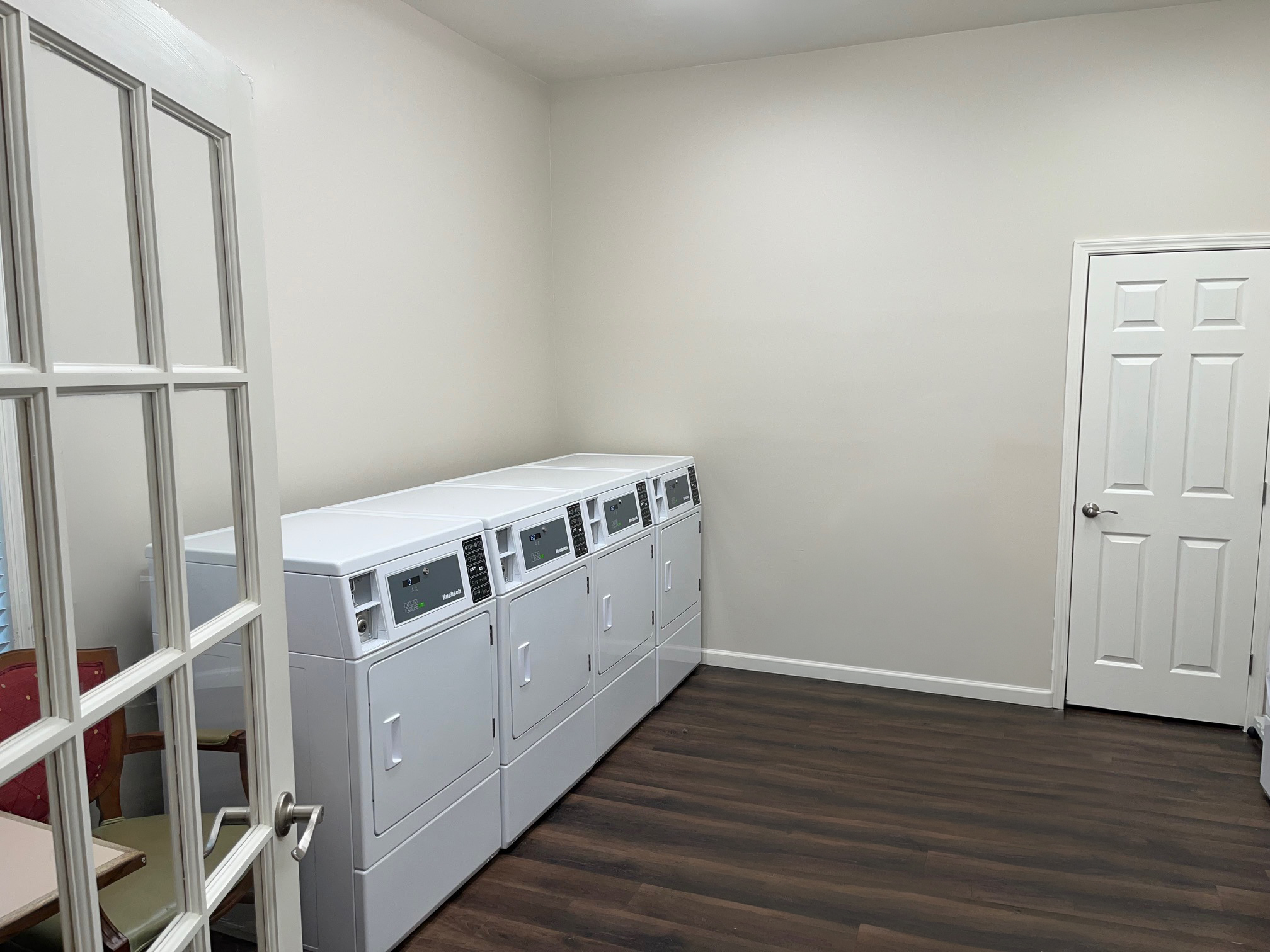 laundry room at Carrollton Club